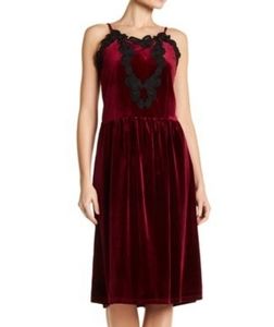 Romeo & Juliet Couture Crochet Accent Velvet Dres